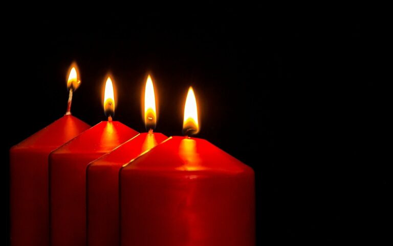 The Light of Christ Shines in the Darkness